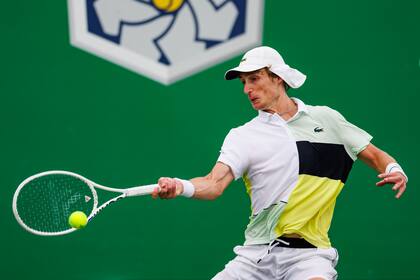 El tenista australiano Marc Polmans durante su partido ante el italiano Stefano Napolitano, en la qualy de Shanghai, antes de ser descalificado por un pelotazo al umpire