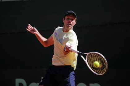 El tenista Horacio Zeballos, 5° del mundo en dobles, durante el entrenamiento del equipo argentino de Copa Davis, que el viernes y sábado próximos recibirá a la República Checa.