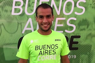 De tenista a runner: mientras espera la reducción de su sanción, corrió los 21km