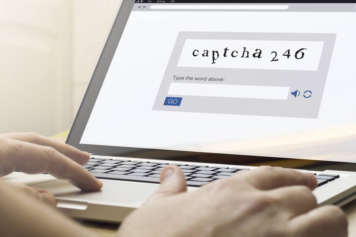 El término captcha fue acuñado en 2003 por Luis von Ahn (el fundador de Duolingo), Manuel Blum, Nicholas Hopper y John Langford