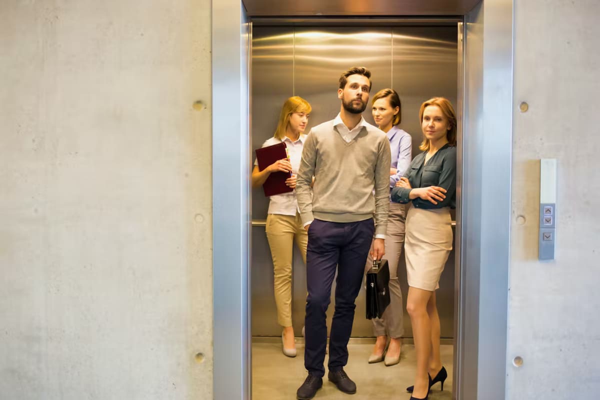 El término con el que solemos aludir a este fenómeno es el de "silencio social"