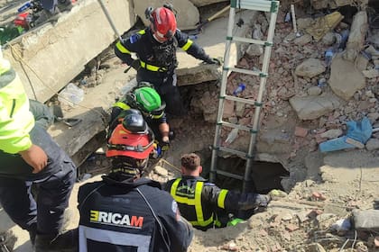 El terremoto provocó una crisis humanitaria marcada por la destrucción, los cortes de servicios y la incertidumbre de miles de familias