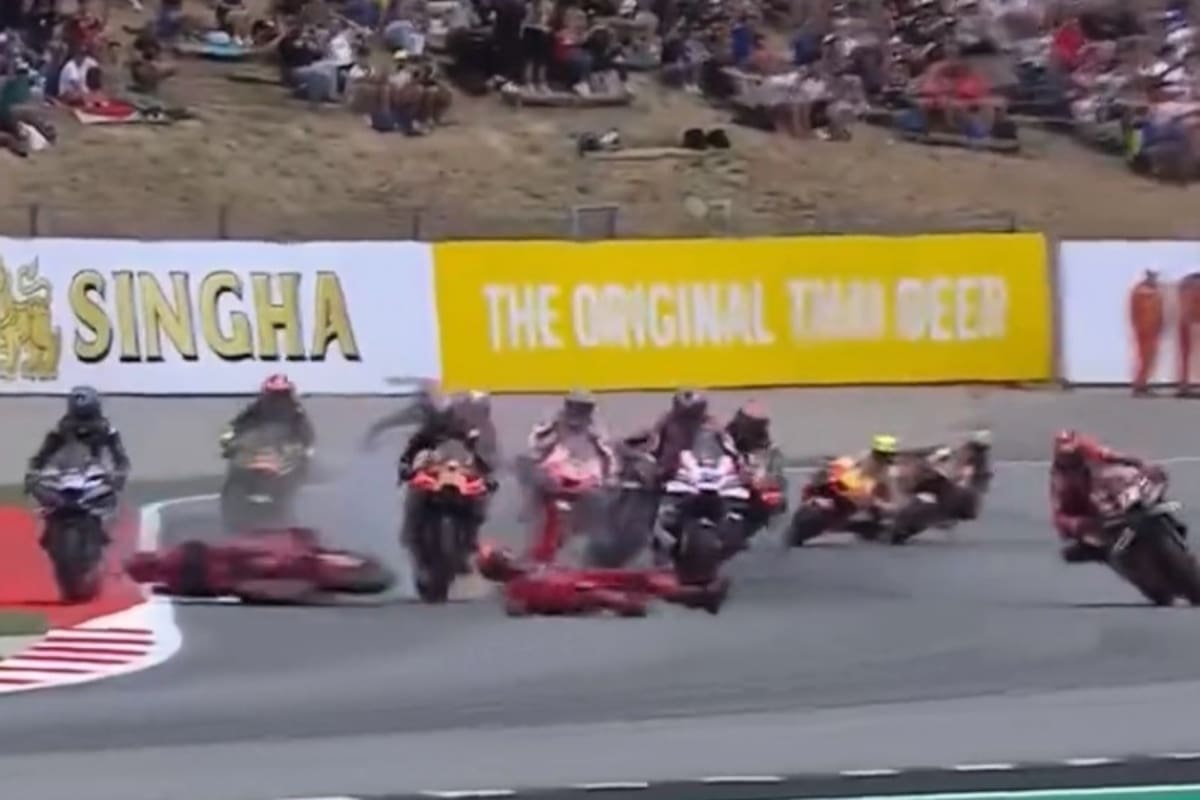 El terrible accidente en la primera vuelta del GP de Cataluña que involucró a a Pecco Bagnaia