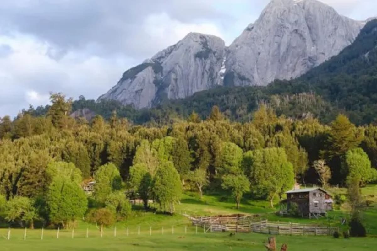 El territorio se encuentra en una zona conocida internacionalmente como el "Yosemite de Sudamérica" por sus montañas de granito