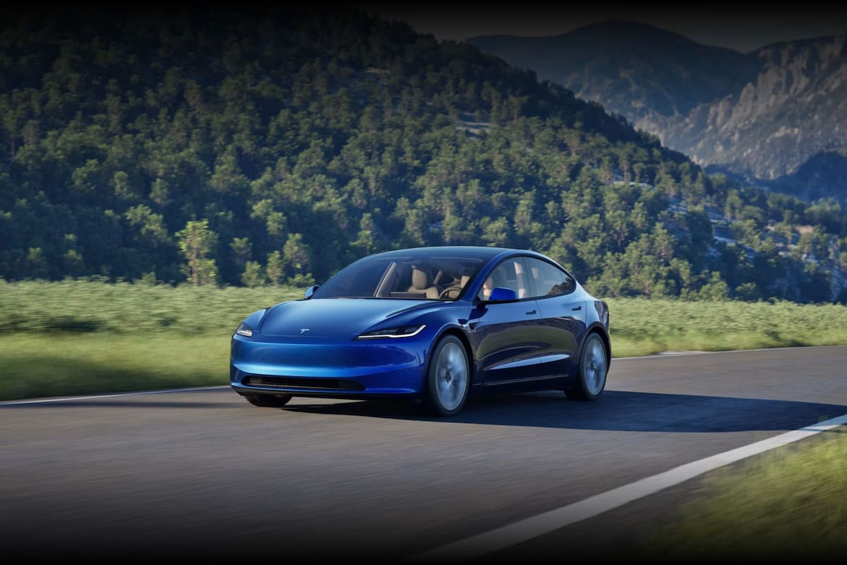 El Tesla 3 tiene una batería de iones de litio que le otorga una autonomía de entre 513 y 629 kilómetros, según la versión (Archivo)