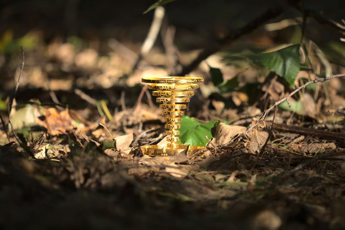 El tesoro es un objeto de oro que tiene un valor estimado de 25.000 dólares