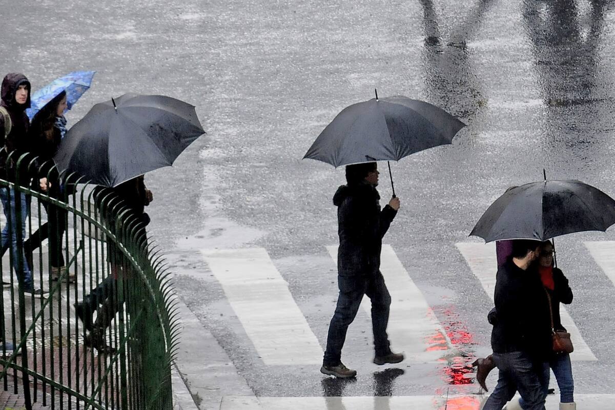 El tiempo: se esperan una jornada con lluvias y una temperatura máxima de 22 grados