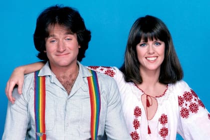 Robin Williams y Pam Dawber, en Mork y Mindy