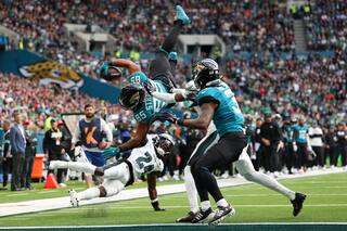 Eagles y Commanders toman malas decisiones y pierden en dura semana del Este de la NFC
