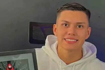 El tiktoker Juan Carlos Villafuerte, de 21 años, fue arrestado por presuntamente dañar la credibilidad del sistema financiero de Bolivia