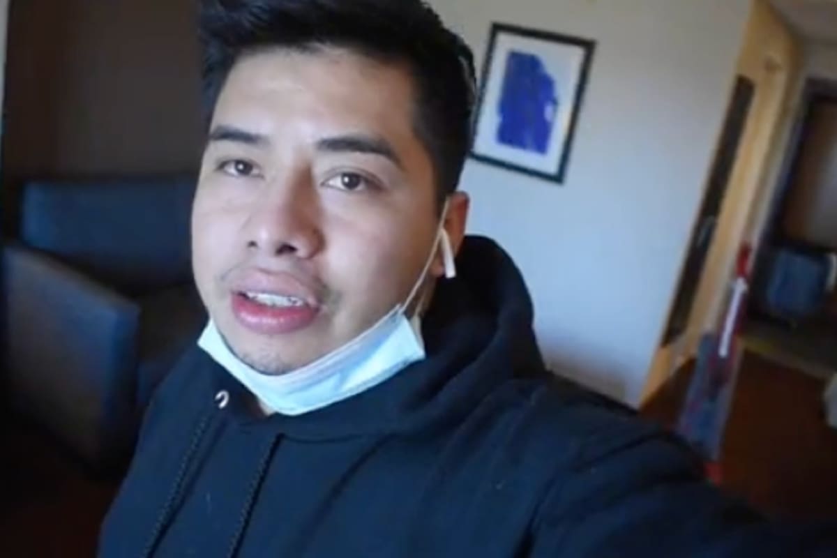 El tiktoker mexicano limpia habitaciones de hotel y, desde su perspectiva, percibe un salario justo