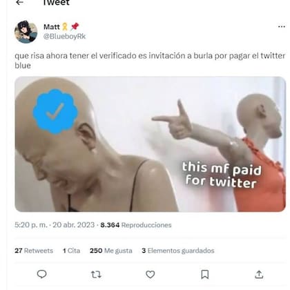 El tilde de verificación pasó de ser un símbolo de autenticidad de la identidad de los usuarios a un objeto que se obtiene solo a través de un pago que puede realizar cualquiera, según los memes que estallaron en Twitter