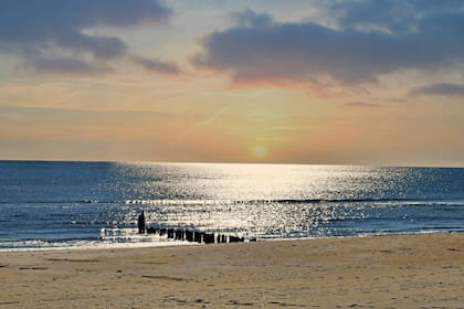 El tipo de arena y la relación con el agua son dos aspectos a mirar en los sueños con playas