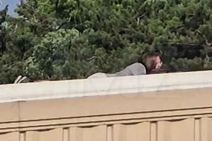 El tirador segundos antes de ser abatido.