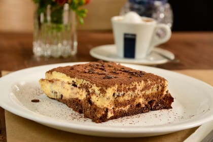 El tiramisú, con la receta de la abuela María, otra de las delicias de La Tratto de Biasatti