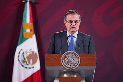 El titular de la Secretaría de Economía, Marcelo Ebrard, informó sobre el interés de autoridades de Los Ángeles en el autobús eléctrico mexicano