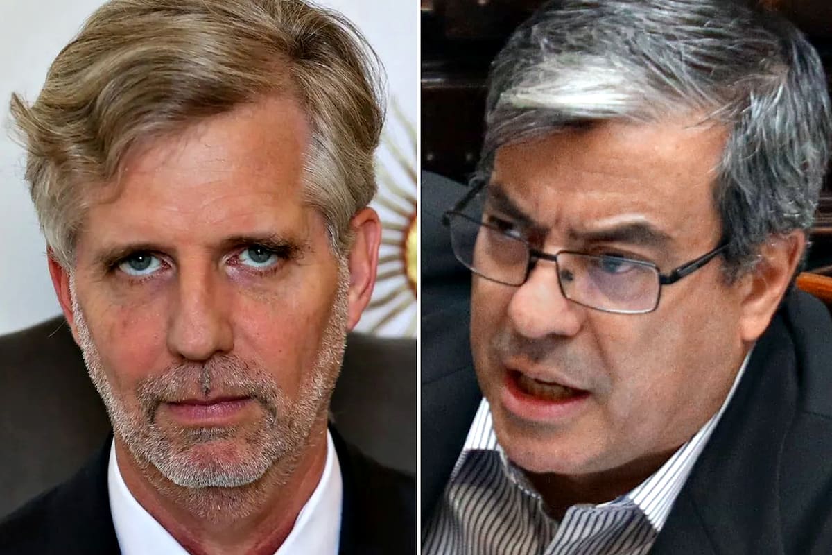 El titular de la SIDE, Sergio Neiffert, y el jefe del bloque de Unión por la Patria (UP) en Diputados, Germán Martínez