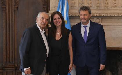 El titular del Sindicato de Empleados de Comercio, Armando Cavalieri, con la ministra Sandra Pettovello y el por entonces secretario Omar Yasín