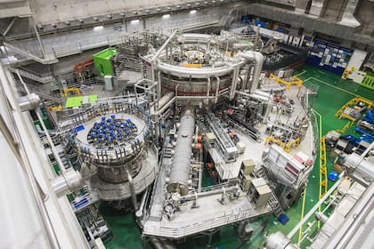 El tokamak KSTAR mantuvo una reacción de fusión a 100 millones de grados Celsius durante 48 segundos a principios de abril