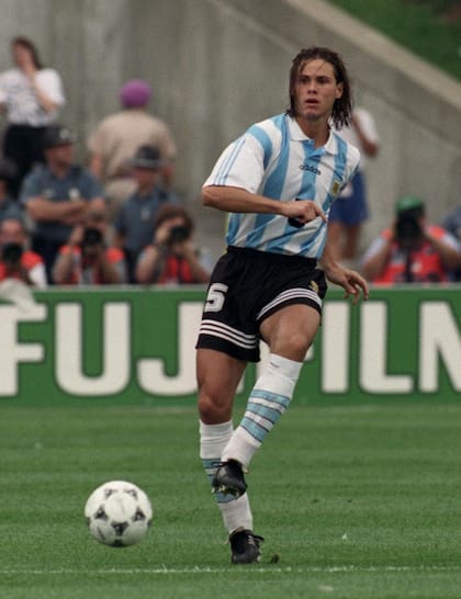 El toque a ras del piso, la calidad de siempre. Redondo, dueño del mediocampo de la selección