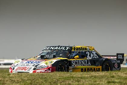 El Torino de Ardusso; en plena acción en Turismo Carretera