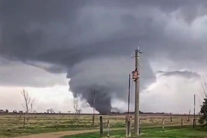 El Tornado en Santa Fe ocasionó ráfagas de viento que superaron los 100 kilómetros por hora