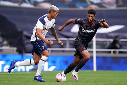 El Tottenham Hotspur del argentino Eric Lamela intenta continuar con su racha ganadora en la Premier League.