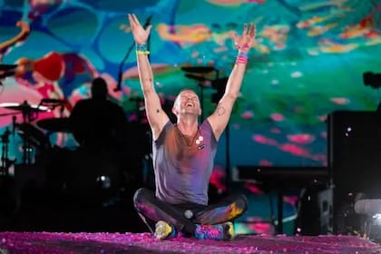 El tour "Music of the Spheres" empezó en Costa Rica en marzo de 2022 y recorrió Latinoamérica hasta llegar a Argentina, donde dos de sus conciertos fueron transmitidos en vivo a cines de todo el mundo. La gira terminará en Nueva Zelanda al final de este año