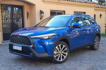 El Toyota Corolla Cross, con sus versiones naftera e hibrida, encabeza los patentamientos del segmento en 2022