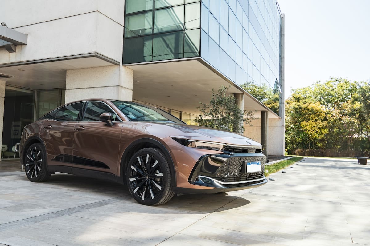 El Toyota Crown es el sedán de lujo que la marca japonesa comercializa en el país