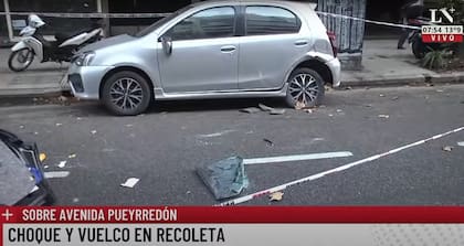 El Toyota Etios embestido en Recoleta