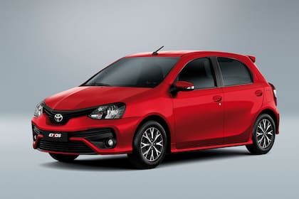 El Toyota Etios, sigue dando batalla entre los más vendidos