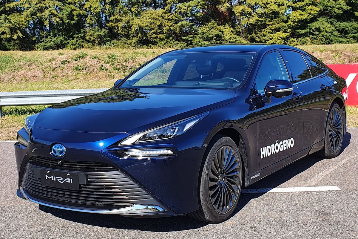 El Toyota Mirai es un auto que se adelanta a su época