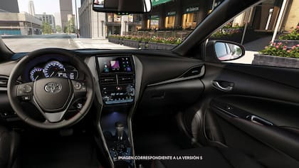 El Toyota Yaris cuenta con una pantalla táctil de 6,8 pulgadas (imagen correspondiente a la versión S)