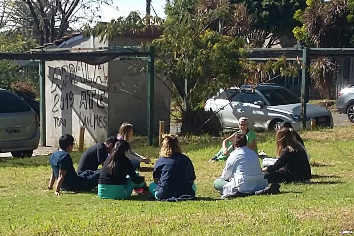 El trabajo de asistencia grupal al equipo de residentes de pediatria del Hospital Iriarte de Quilmes