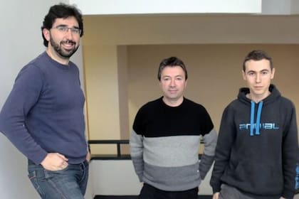 El trabajo de Gorka Labaka, Eneko Aguirre y Mikel Artetxe supone un gran avance para las traducciones con inteligencia artificial