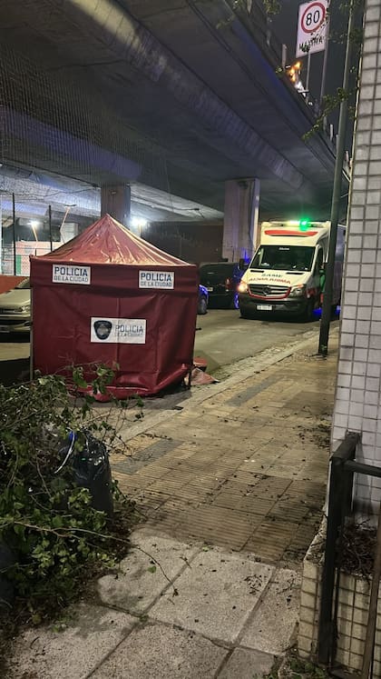 El trabajo de la Policía de la Ciudad y SAME en el lugar