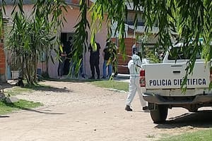 El trabajo de la policía en la casa donde encontraron muerto al chef.