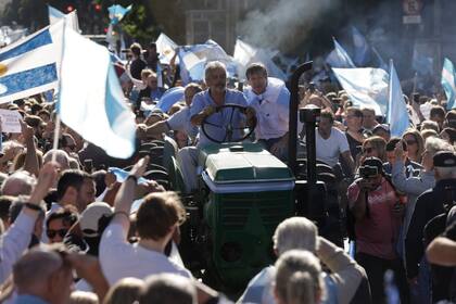 El tractorazo en Plaza de Mayo contó con el respaldo de la ciudadanía en general