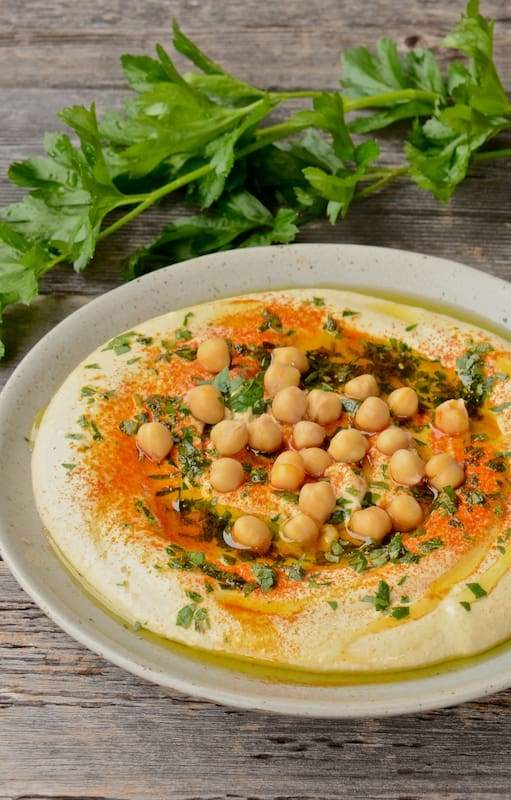 El tradicional hummus lleva tahine, pimentón y comino