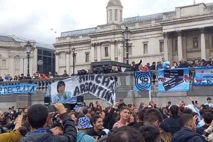 El Trafalgar Square de Londres contó con una fuerte presencia argentina antes de la Finalissima contra Italia.