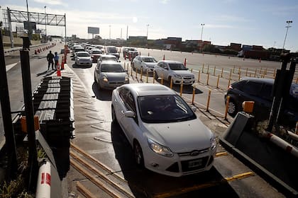 El tráfico es intenso hacia la tarde en la Autopista Illia
