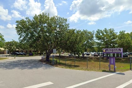El trágico accidente ocurrió cerca de Booker Middle School, localizada en Sarasota, al sur de Tampa
