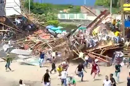 El trágico derrumbe de una grada en una plaza de toros de Tolima, Colombia, resultó en la muerte de 6 personas y decenas de heridos
