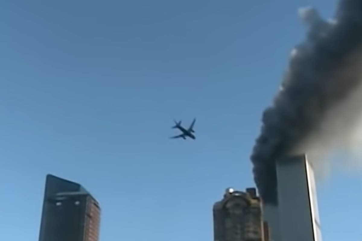 El trágico momento en que un segundo avión impacta contra las Torres Gemelas el 11 de septiembre de 2001