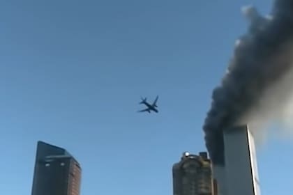 El trágico momento en que un segundo avión impacta contra las Torres Gemelas el 11 de septiembre de 2001