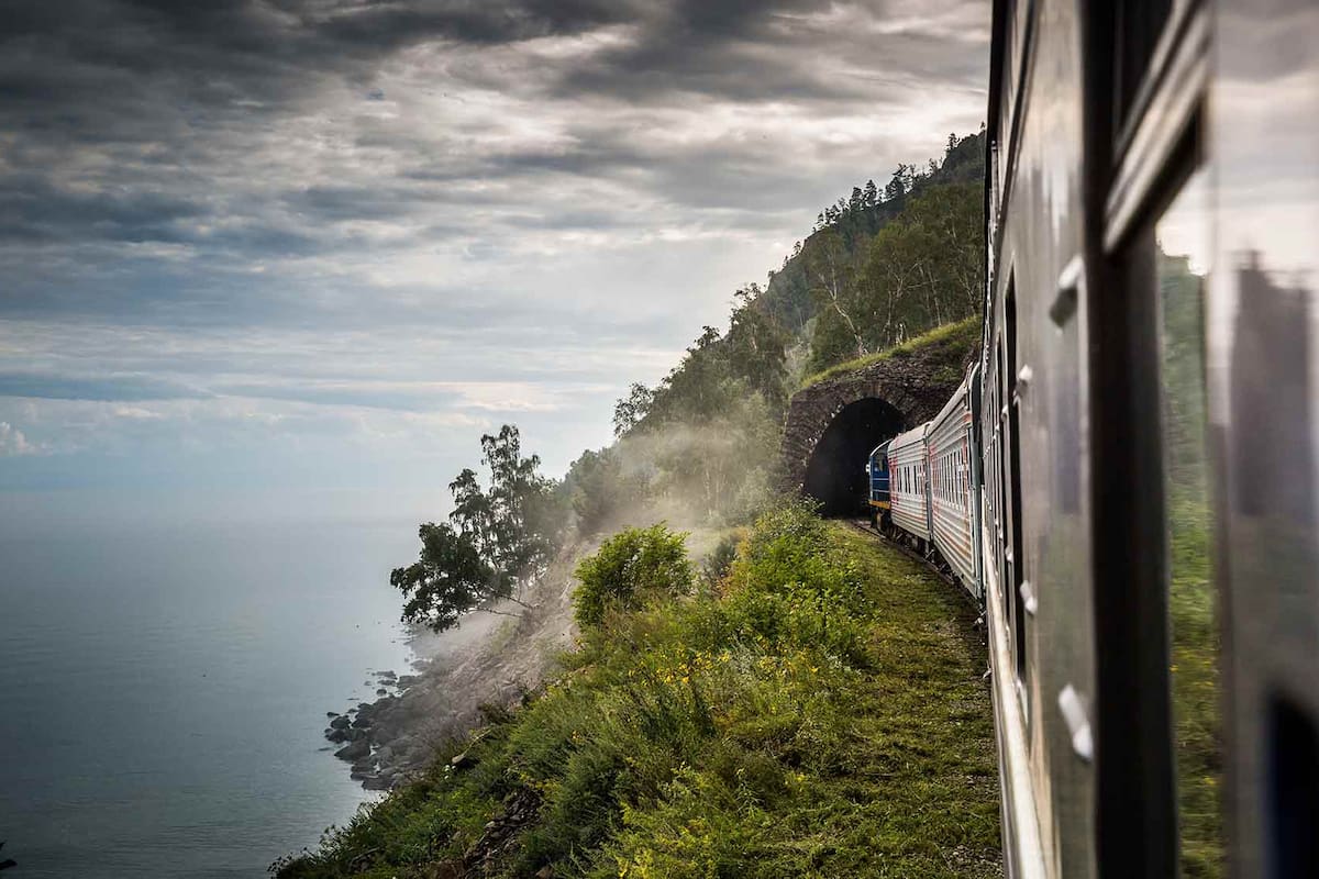 El Transiberiano es el más emblemático de los viajes en tren. Pero no es uno solo sino tres y hacen diferentes recorridos.