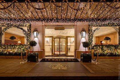 El tránsito de esta Navidad parece ser más luminoso que el año pasado, con atracciones hoteleras que se abren para que el disfrute sea completo.