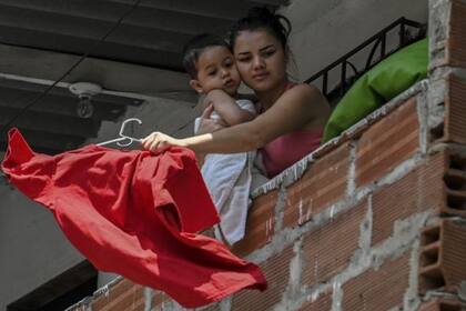 El trapo rojo va en camino de convertirse en un símbolo de la pobreza en Colombia