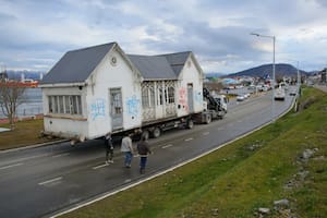 El traslado de la casa Leviñanco en 2020, Ushuaia.